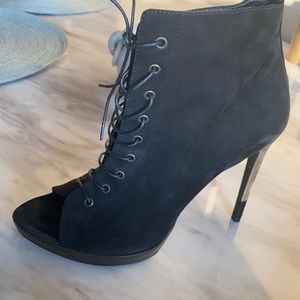 Burberry high heels booties